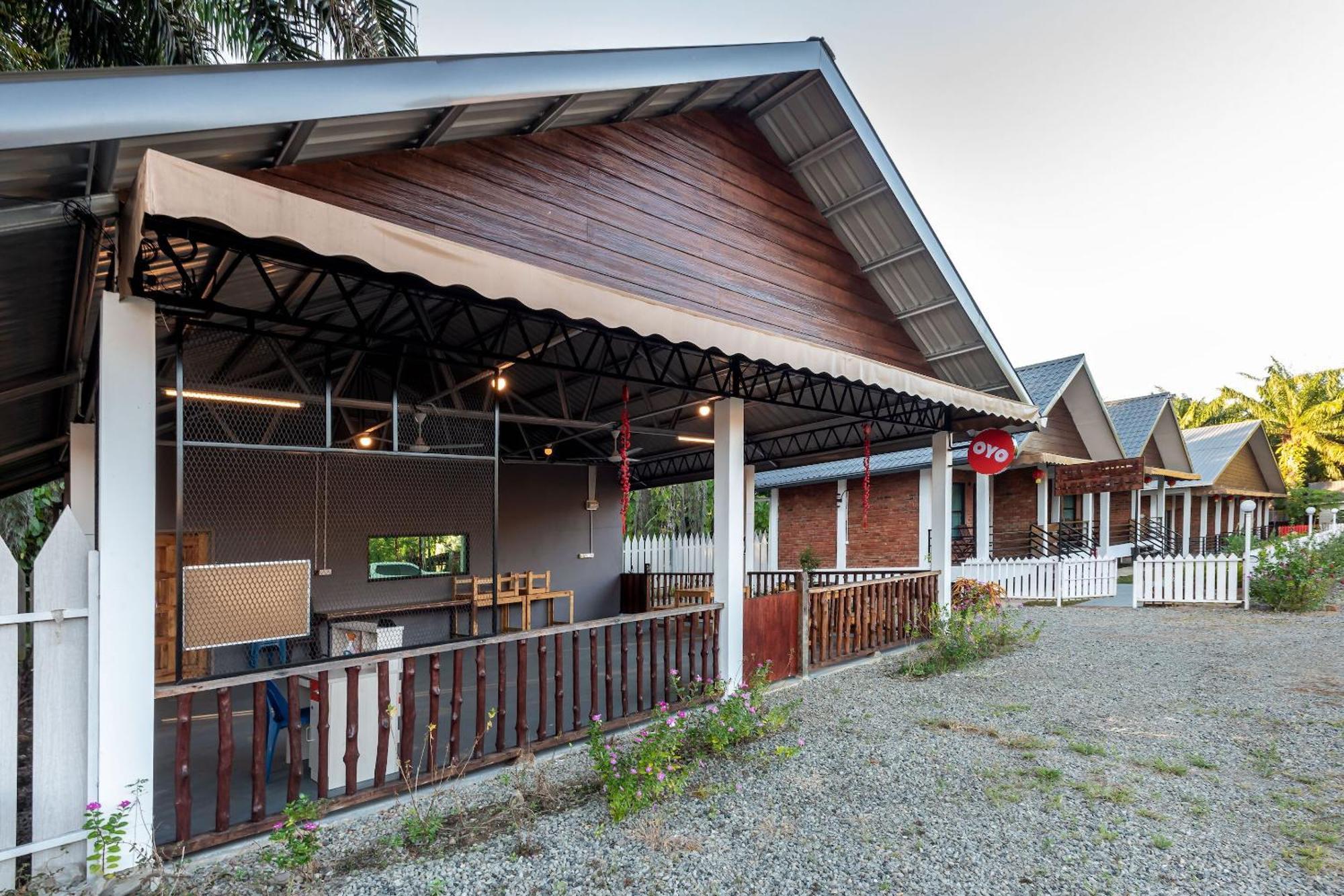 Oyo 90149 Pua Family Semporna Hotel Ngoại thất bức ảnh