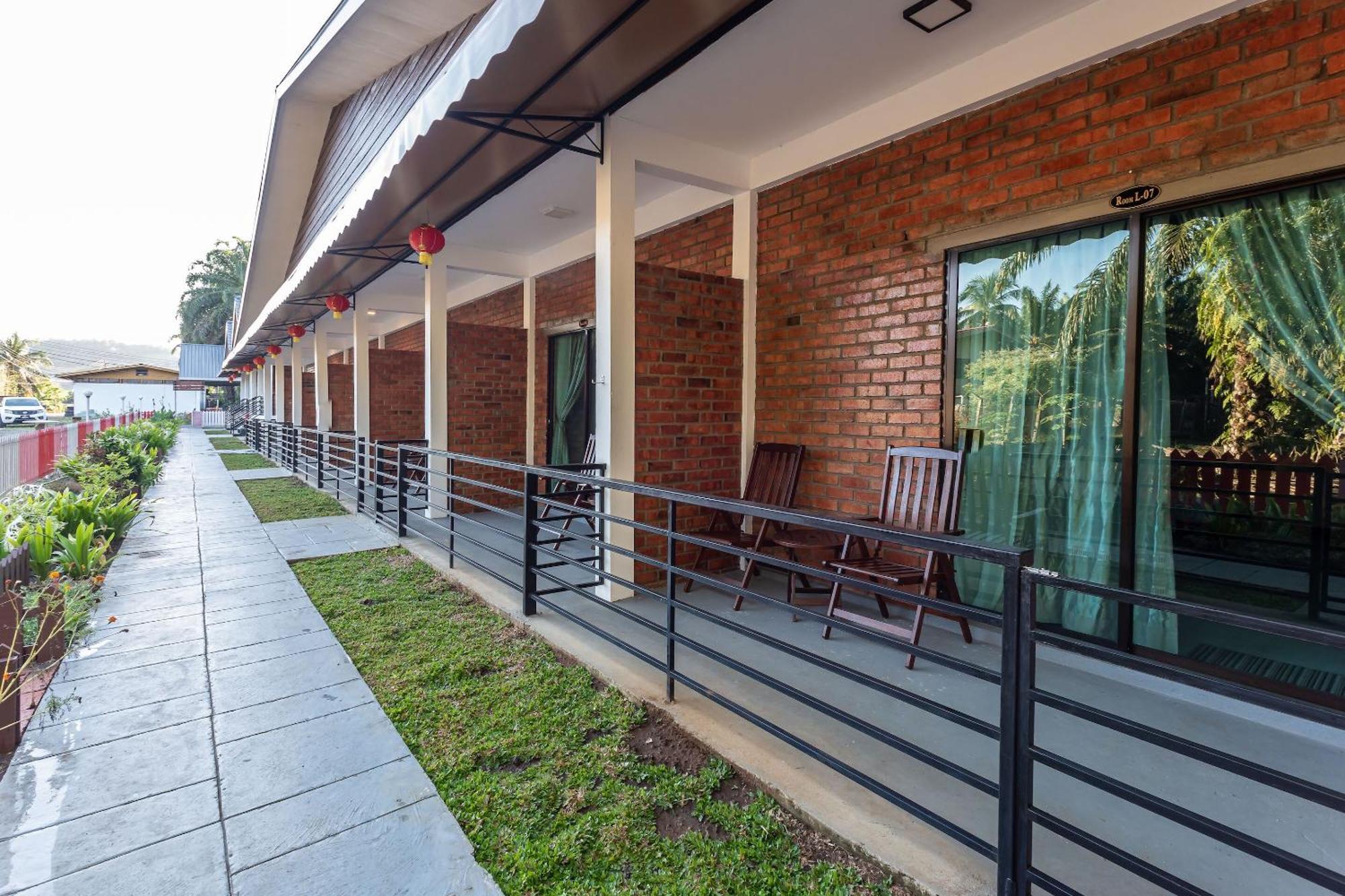 Oyo 90149 Pua Family Semporna Hotel Ngoại thất bức ảnh